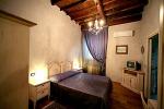 The violet room at Florence b&b Casa dei Tintori