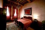 the red room at Florence B&B Casa dei Tintori