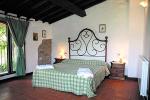 bedroom tuscany apartment