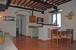 farmhouse apartment in tuscany