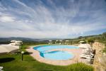 Farmhouse Quadrifoglio has 2 swimming pools